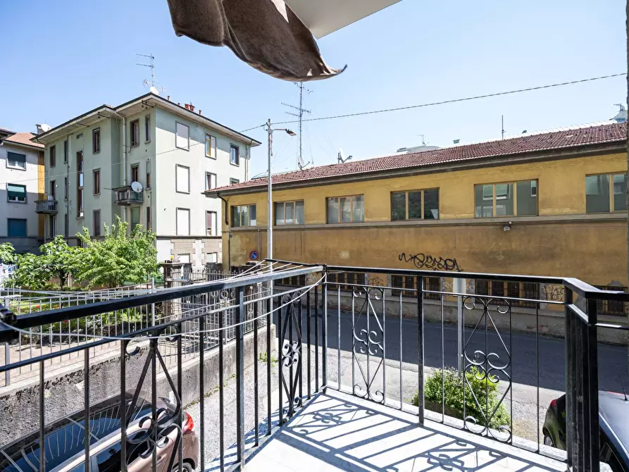 Immagine 23 di Appartamento in vendita  in Via Antonio Canova 15 a Varese