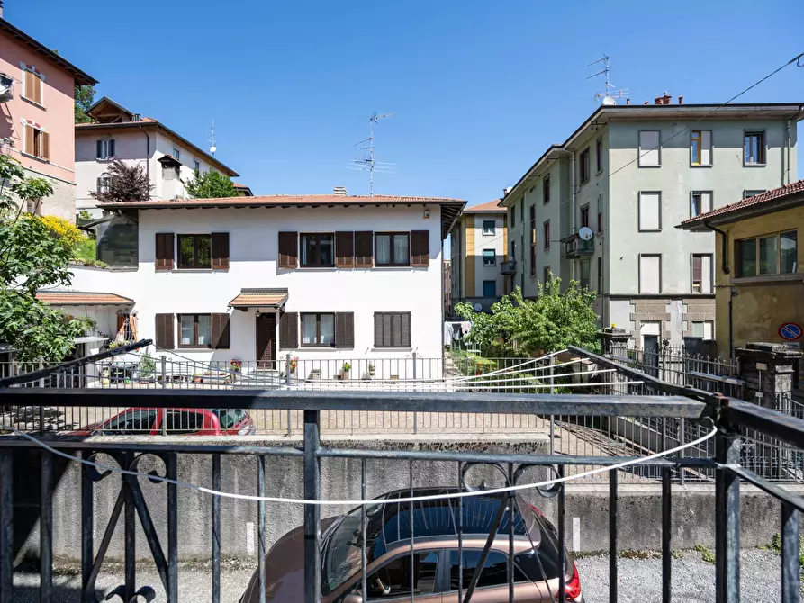 Immagine 24 di Appartamento in vendita  in Via Antonio Canova 15 a Varese