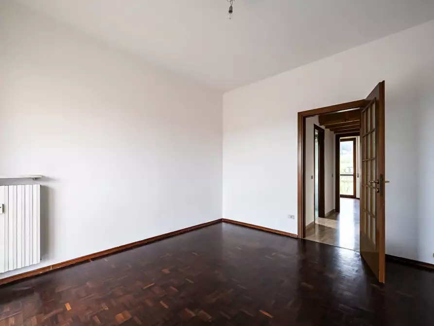 Immagine 9 di Appartamento in vendita  in viale ticino 54 a Gavirate