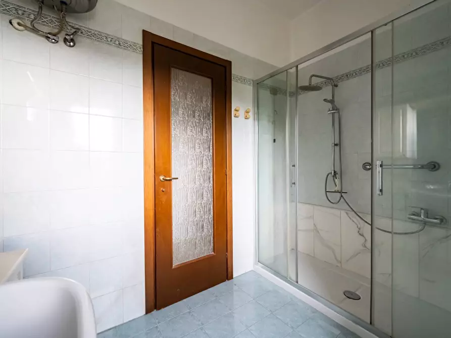 Immagine 13 di Appartamento in vendita  in viale ticino 54 a Gavirate