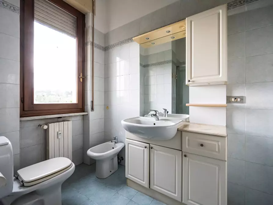 Immagine 16 di Appartamento in vendita  in viale ticino 54 a Gavirate