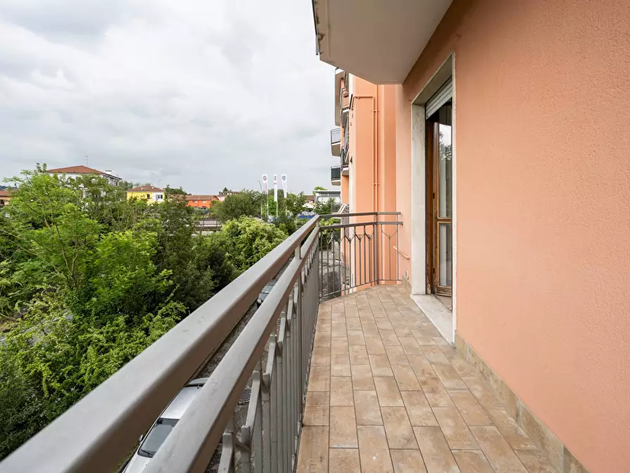 Immagine 29 di Appartamento in vendita  in viale ticino 54 a Gavirate