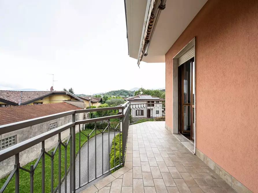 Immagine 31 di Appartamento in vendita  in viale ticino 54 a Gavirate