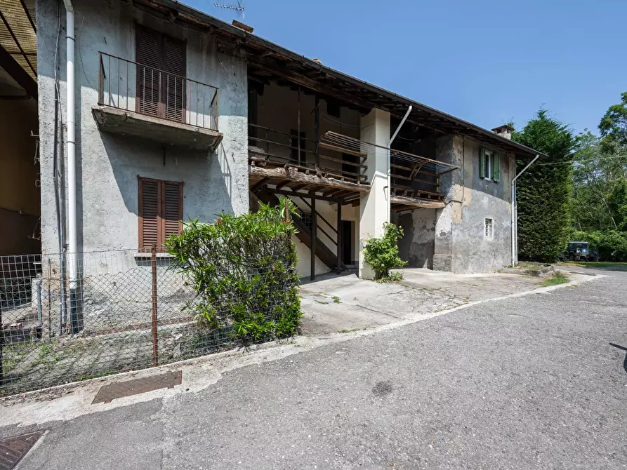 Immagine 2 di Rustico / casale in vendita  in via Toti a Varese