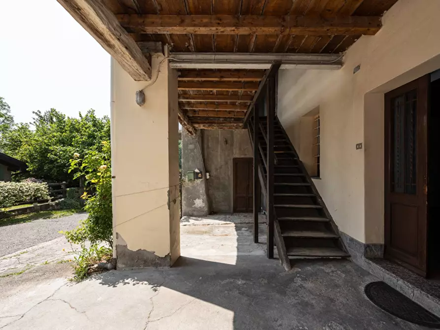 Immagine 4 di Rustico / casale in vendita  in via Toti a Varese
