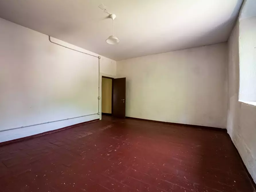 Immagine 23 di Rustico / casale in vendita  in via Toti a Varese