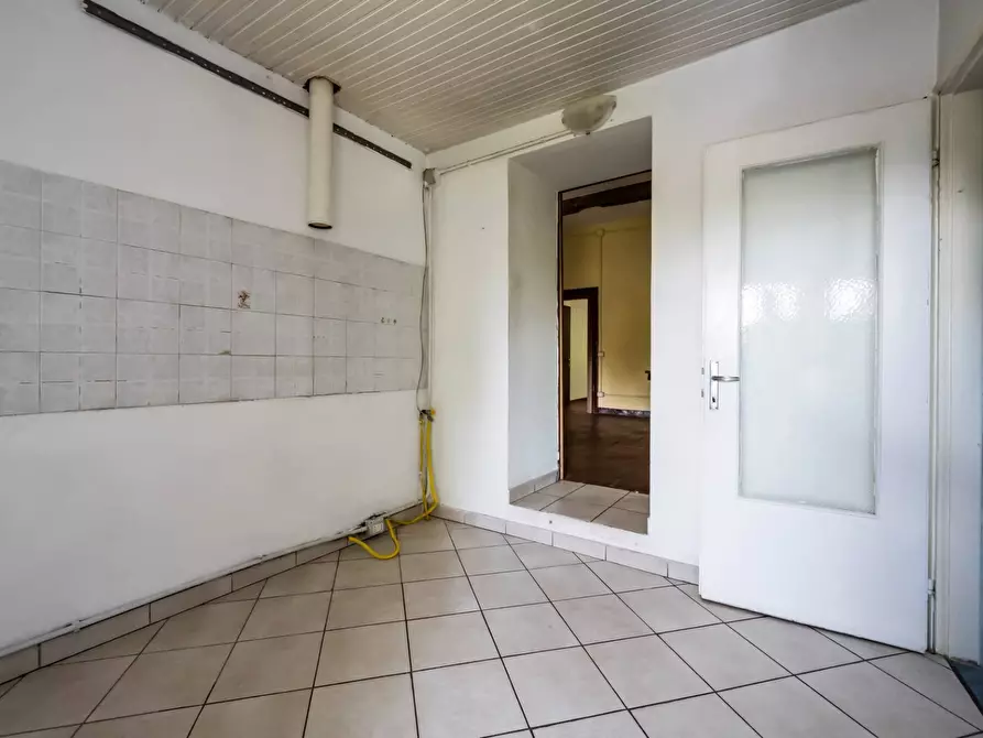 Immagine 34 di Rustico / casale in vendita  in via Toti a Varese