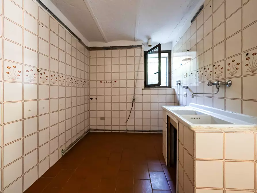 Immagine 40 di Rustico / casale in vendita  in via Toti a Varese