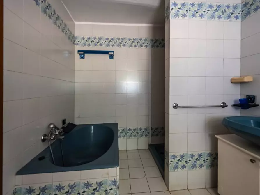 Immagine 43 di Rustico / casale in vendita  in via Toti a Varese