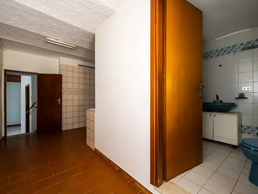 Immagine 45 di Rustico / casale in vendita  in via Toti a Varese