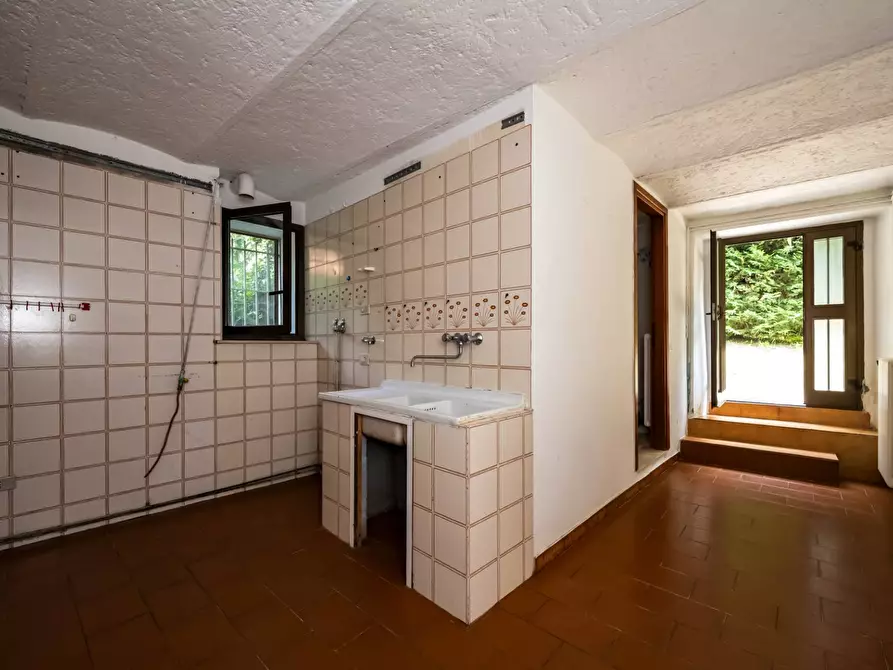 Immagine 46 di Rustico / casale in vendita  in via Toti a Varese