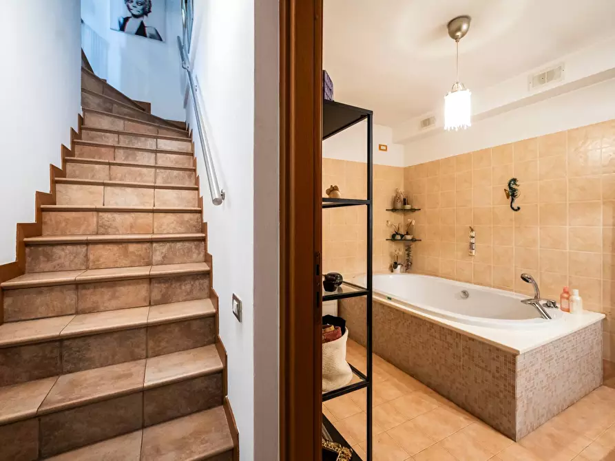 Immagine 25 di Villetta a schiera in vendita  in via 4 novembre 19B a Cittiglio