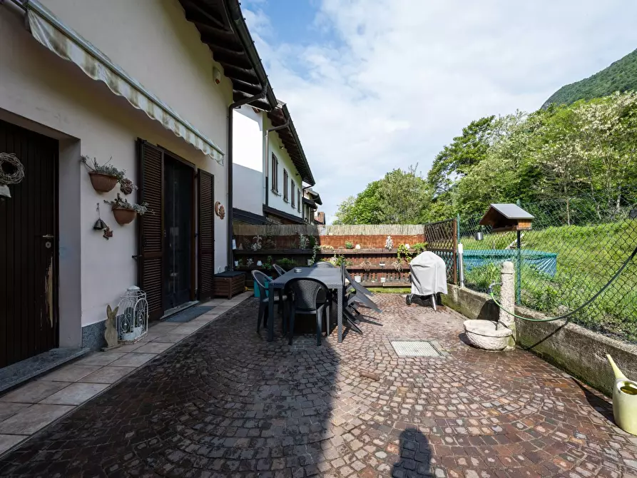 Immagine 38 di Villetta a schiera in vendita  in via 4 novembre 19B a Cittiglio