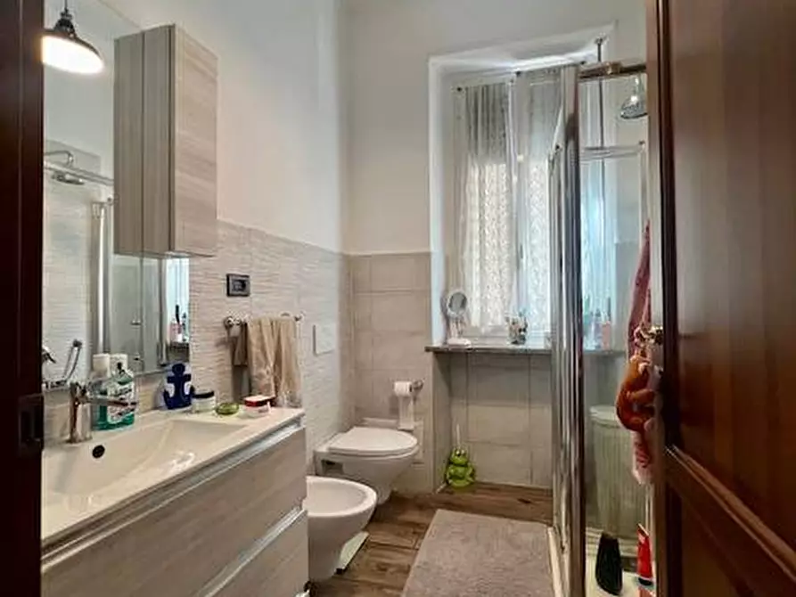 Immagine 9 di Appartamento in vendita  in Viale Valganna 21 a Varese