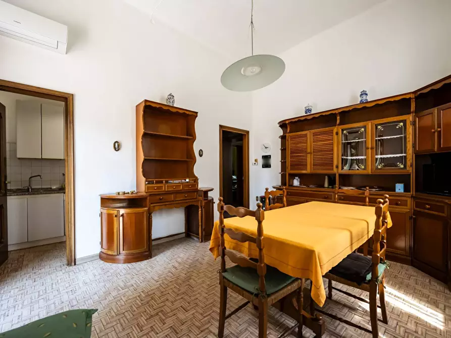 Immagine 13 di Villa in vendita  in Via Marconi 42 a Buscate