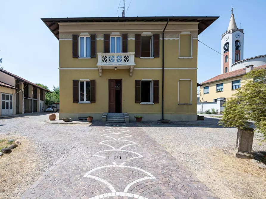 Immagine 1 di Villa in vendita  in Via Marconi 42 a Buscate