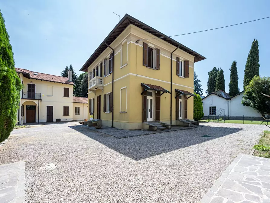 Immagine 2 di Villa in vendita  in Via Marconi 42 a Buscate
