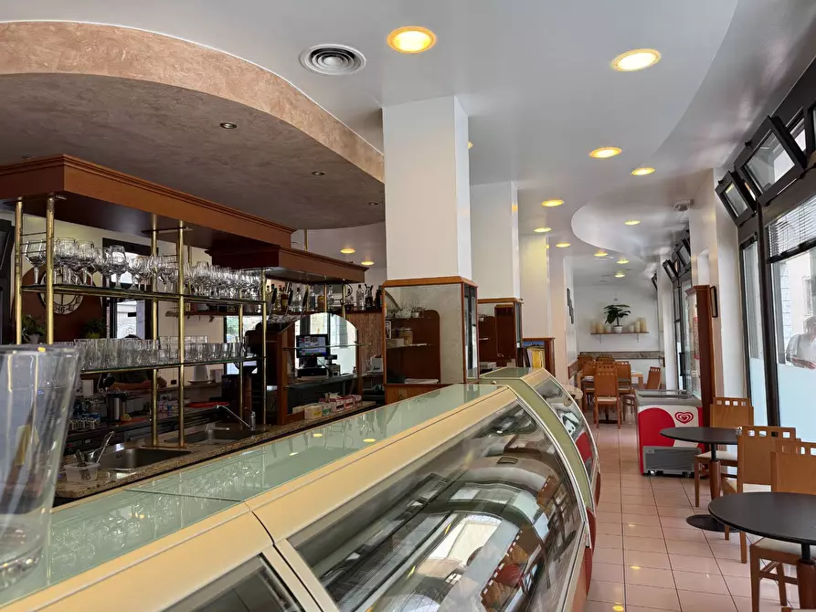 Immagine 1 di Attività commerciale in vendita  in Via Porro a Induno Olona