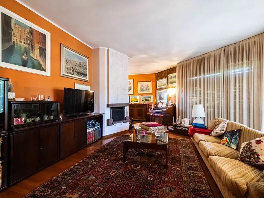 Immagine 2 di Villa in vendita  in Via Monte santo 7 a Albizzate