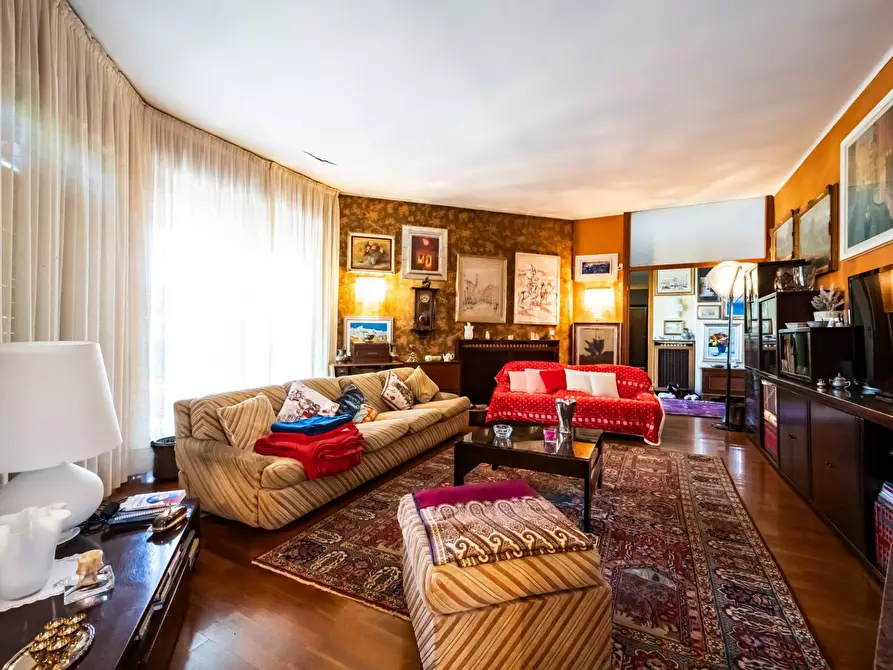 Immagine 3 di Villa in vendita  in Via Monte santo 7 a Albizzate