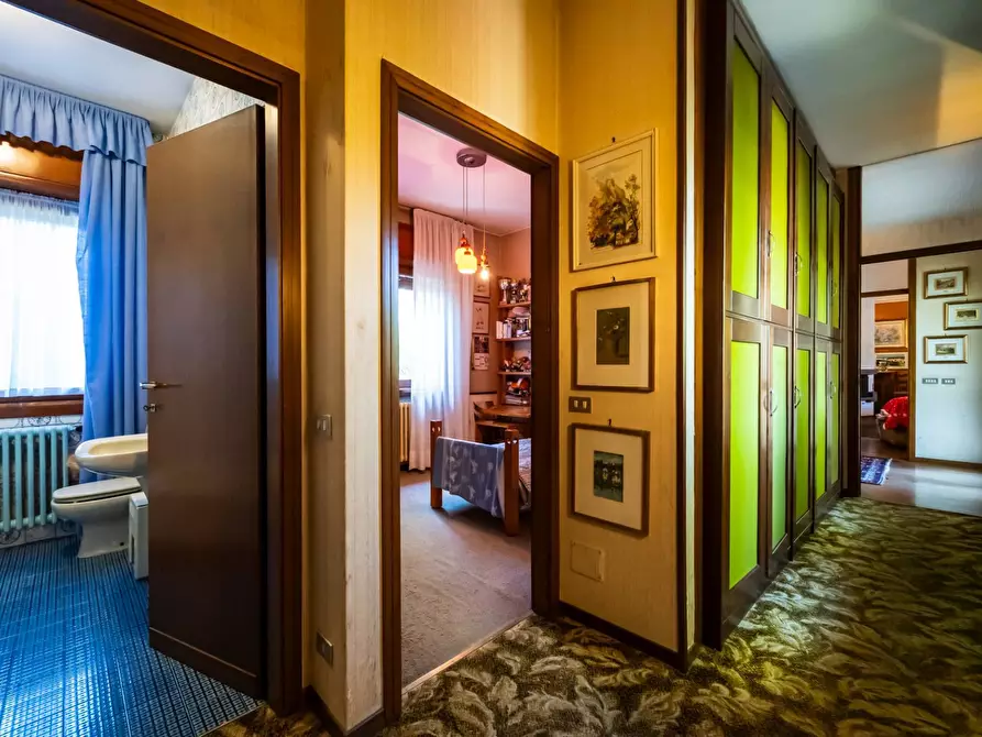 Immagine 15 di Villa in vendita  in Via Monte santo 7 a Albizzate