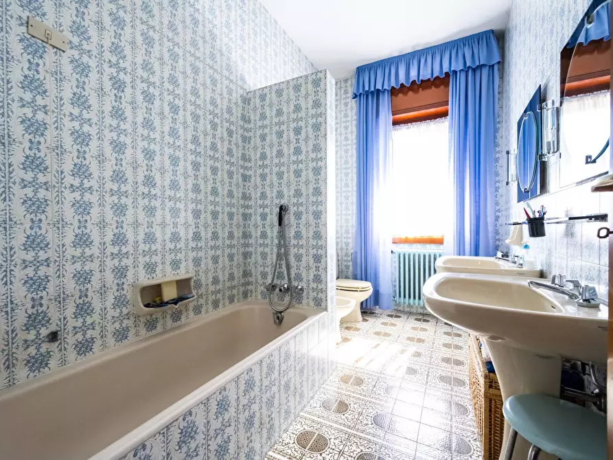 Immagine 27 di Villa in vendita  in Via Monte santo 7 a Albizzate