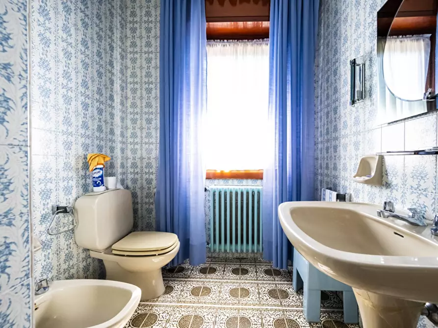 Immagine 29 di Villa in vendita  in Via Monte santo 7 a Albizzate