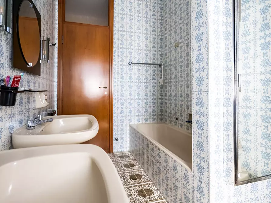 Immagine 31 di Villa in vendita  in Via Monte santo 7 a Albizzate