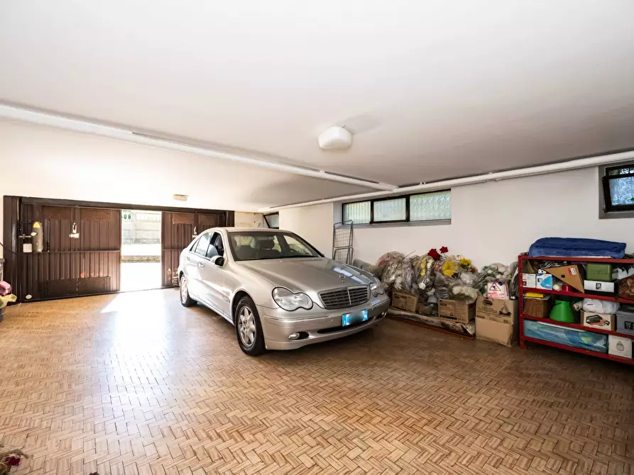 Immagine 45 di Villa in vendita  in Via Monte santo 7 a Albizzate