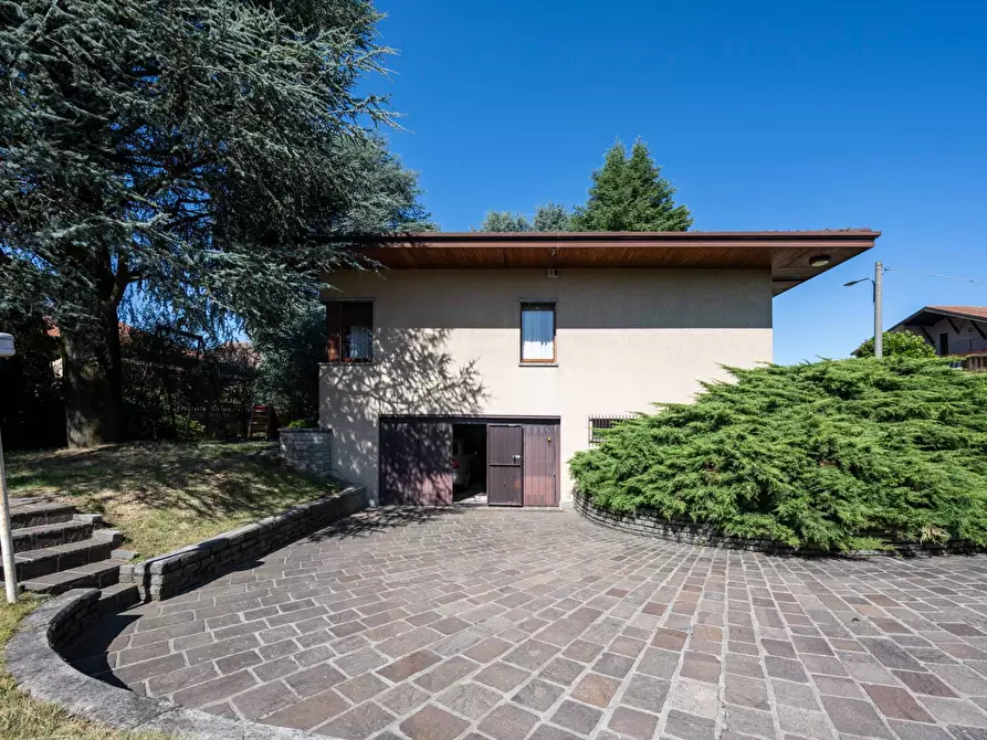 Immagine 53 di Villa in vendita  in Via Monte santo 7 a Albizzate