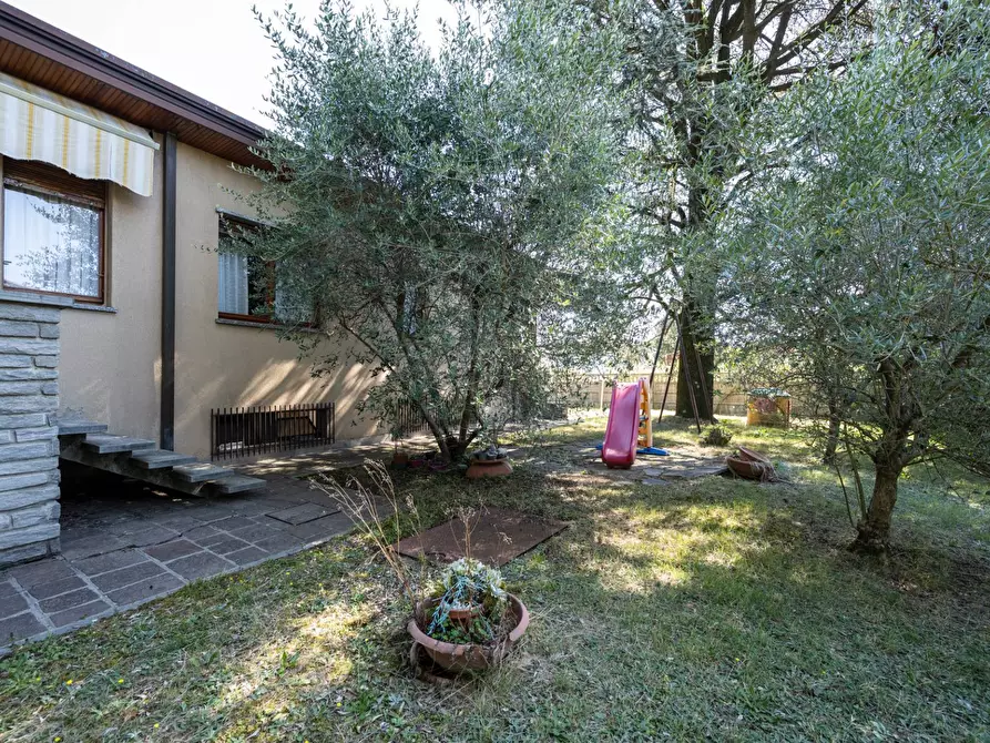 Immagine 56 di Villa in vendita  in Via Monte santo 7 a Albizzate