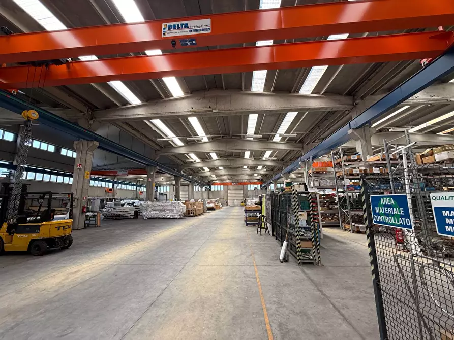 Immagine 1 di Capannone industriale in vendita  in Via 1 maggio n1 a Azzate