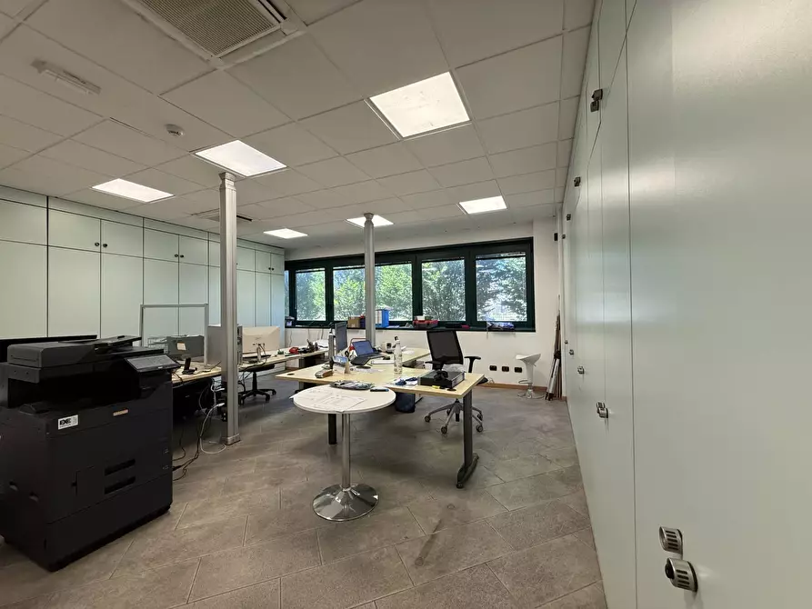 Immagine 8 di Capannone industriale in vendita  in Via 1 maggio n1 a Azzate