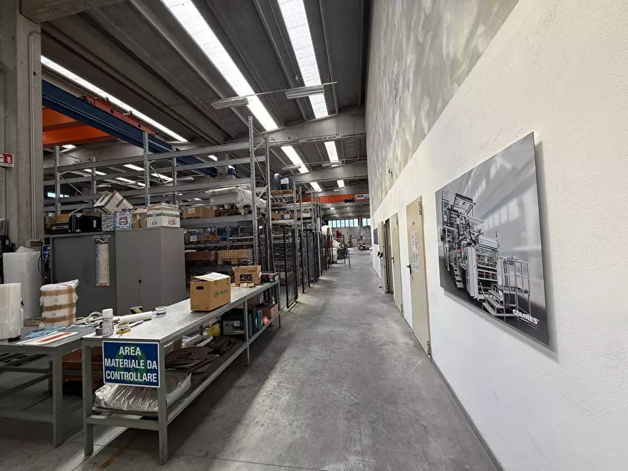 Immagine 9 di Capannone industriale in vendita  in Via 1 maggio n1 a Azzate