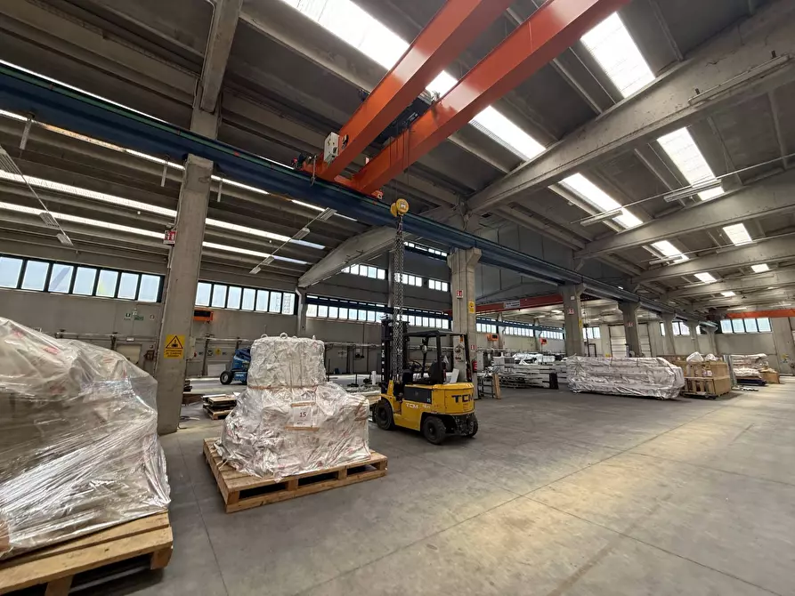Immagine 12 di Capannone industriale in vendita  in Via 1 maggio n1 a Azzate