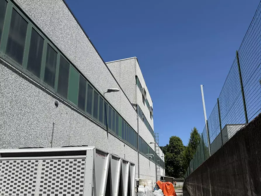 Immagine 3 di Capannone industriale in vendita  in Via 1 maggio n1 a Azzate