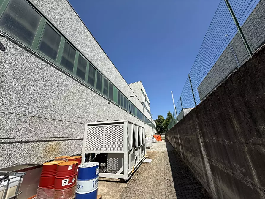 Immagine 14 di Capannone industriale in vendita  in Via 1 maggio n1 a Azzate