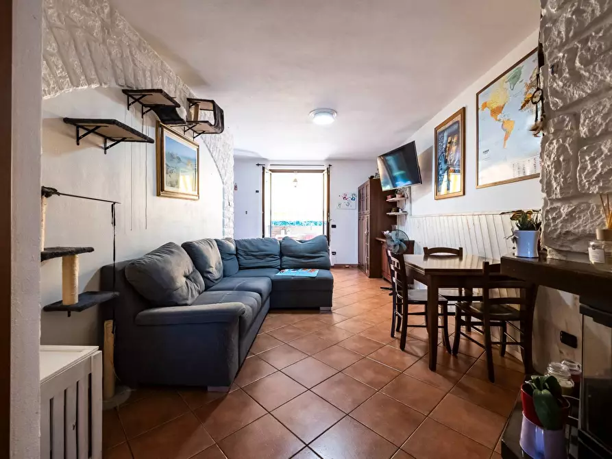 Immagine 2 di Casa indipendente in vendita  in Via Pozzo 26a a Saronno