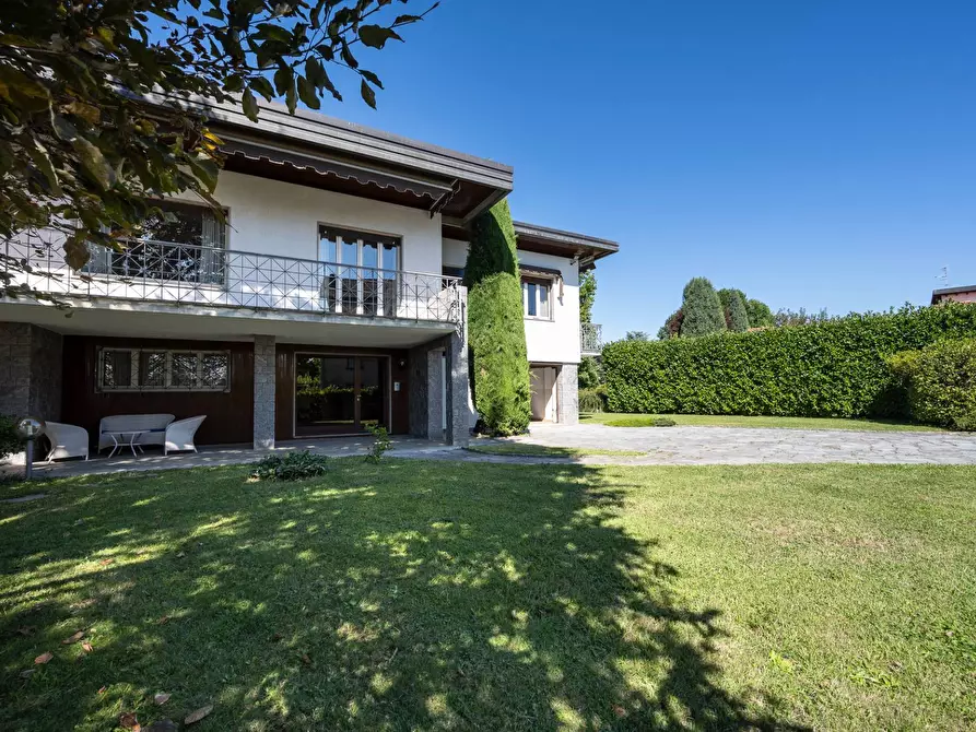Immagine 2 di Villa in vendita  in Via Monte Rosa a Besano