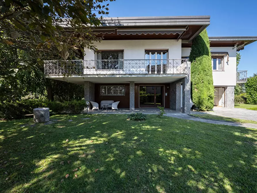 casa indipendente in vendita a Besano