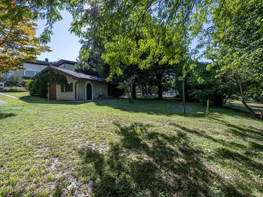 Immagine 7 di Villa in vendita  in Via Monte Rosa a Besano