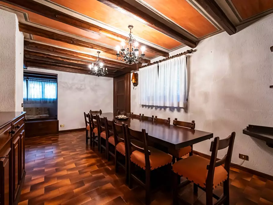 Immagine 26 di Villa in vendita  in Via Monte Rosa a Besano
