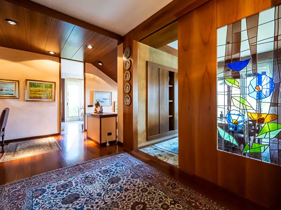 Immagine 10 di Villa in vendita  in Via Monte Rosa a Besano