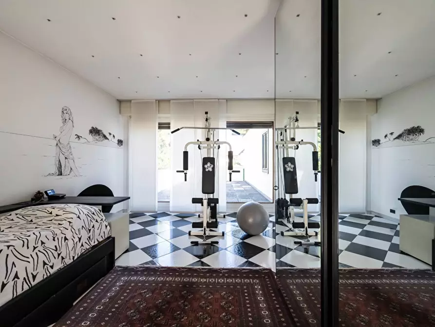 Immagine 17 di Villa in vendita  in Via Monte Rosa a Besano