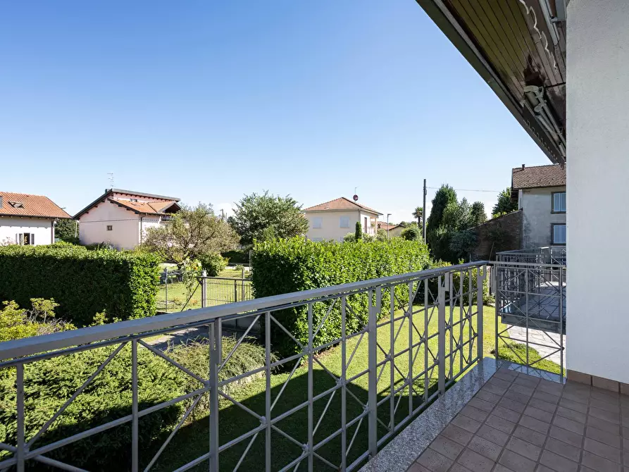 Immagine 21 di Villa in vendita  in Via Monte Rosa a Besano