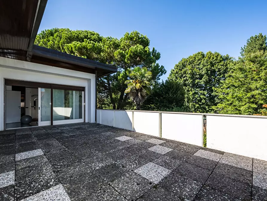 Immagine 19 di Villa in vendita  in Via Monte Rosa a Besano