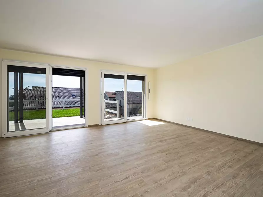 Immagine 9 di Villa in vendita  in via Matteotti a Barasso