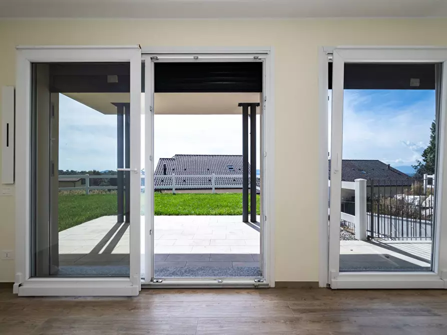 Immagine 10 di Villa in vendita  in via Matteotti a Barasso