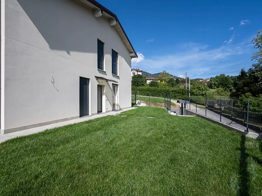 Immagine 5 di Villa in vendita  in via Matteotti a Barasso