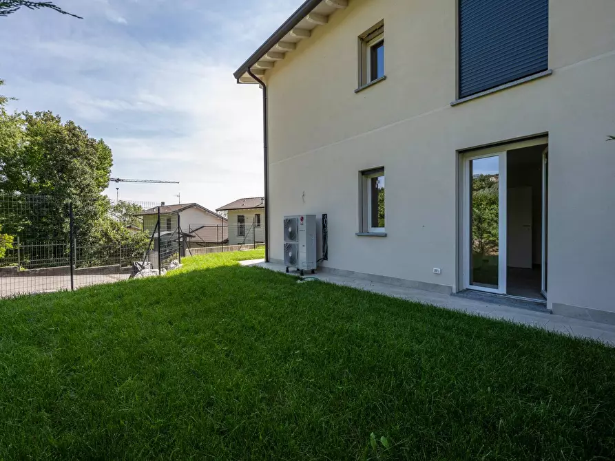 Immagine 6 di Villa in vendita  in via Matteotti a Barasso